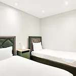 Guestready - Eiffel Waterfront Lägenhet Oporto